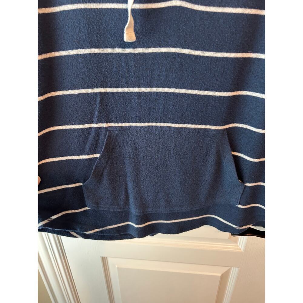 Navy and White Pullover Hoodie Soft Market & Spruce - Picture 5 of 6